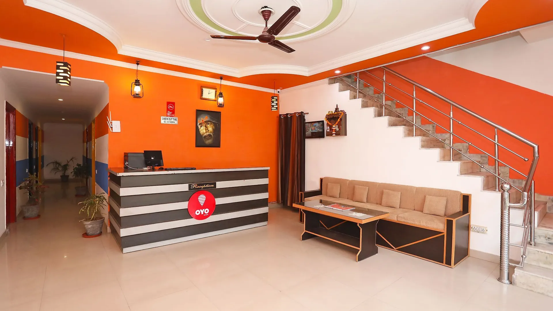 Oyo 10875 Hotel Rajput Royal Agra