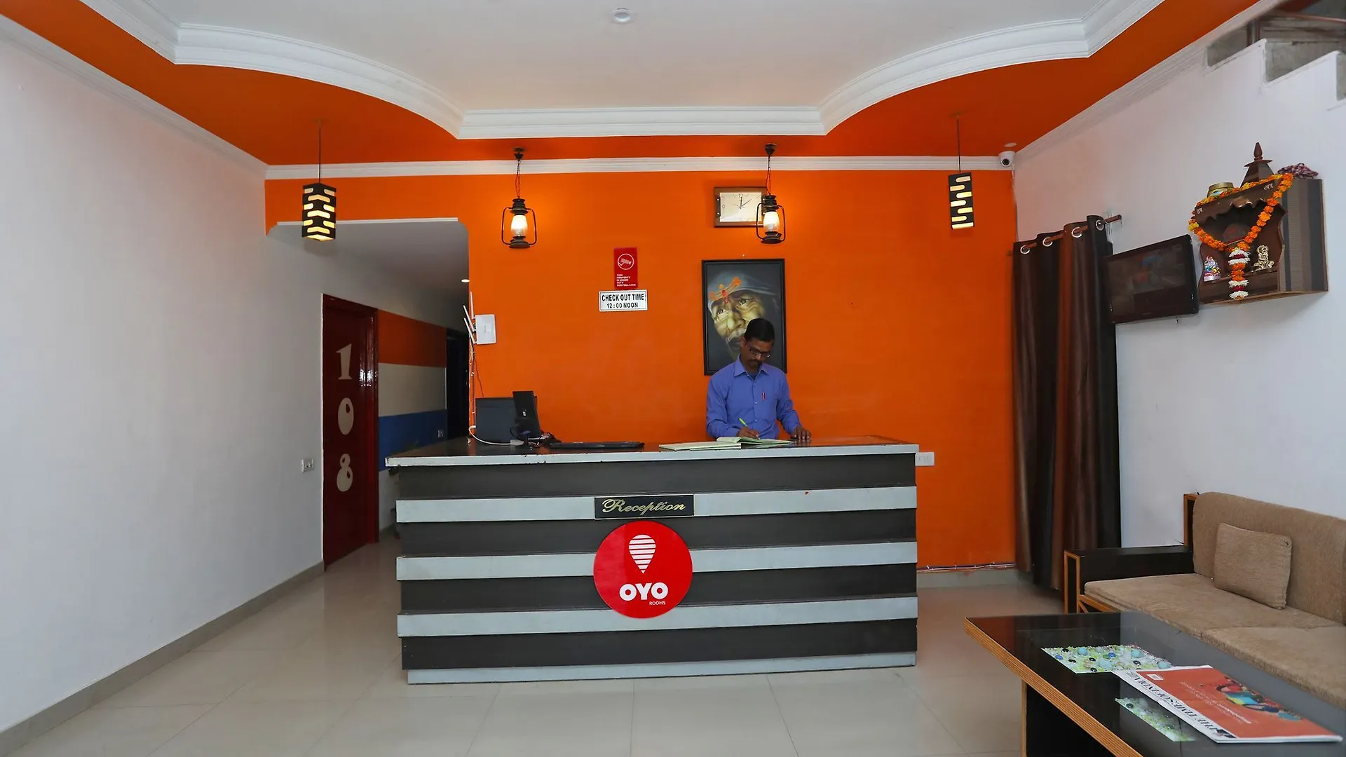 Oyo 10875 Hotel Rajput Royal Agra
